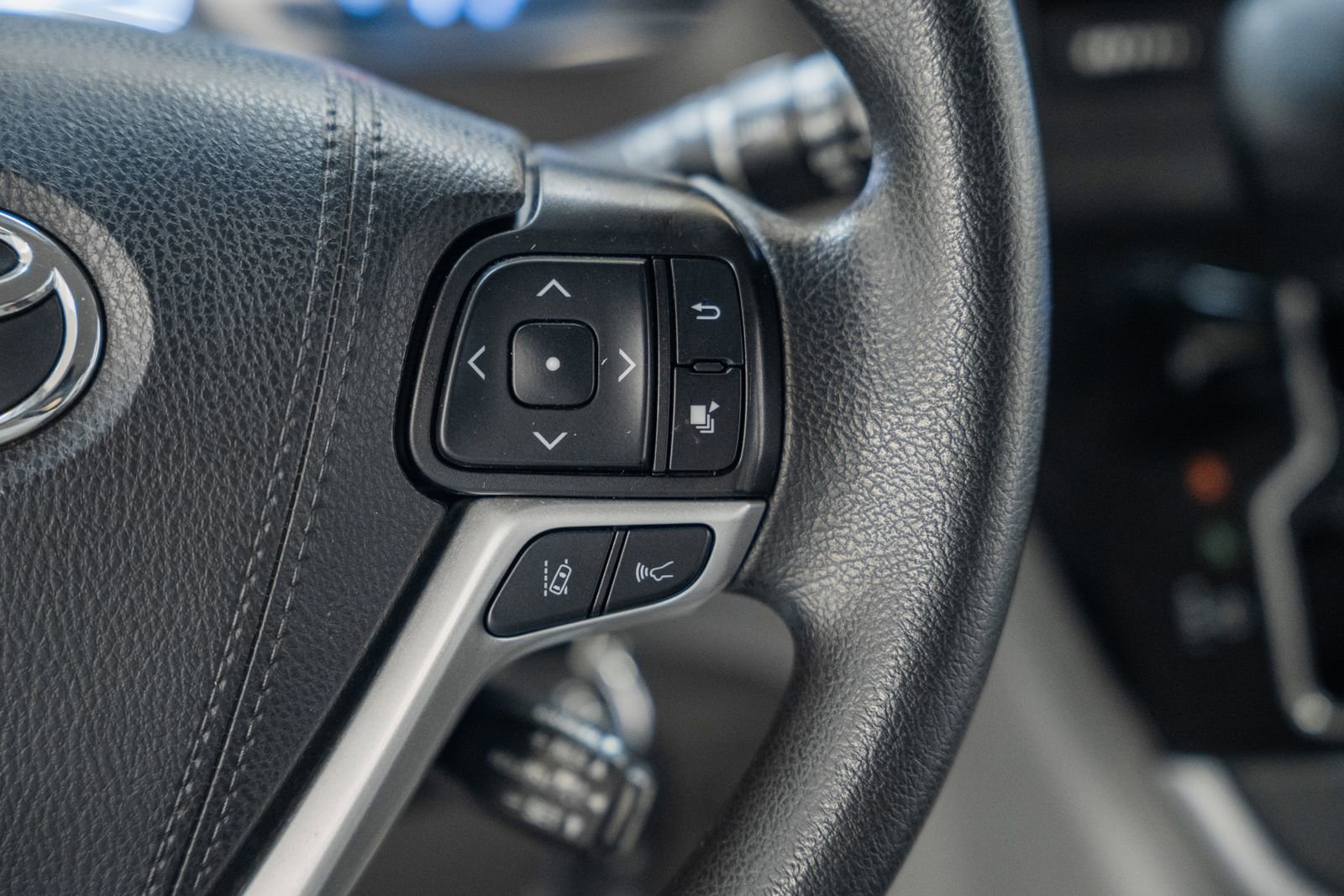 Used 2020 Toyota Sienna L image 25