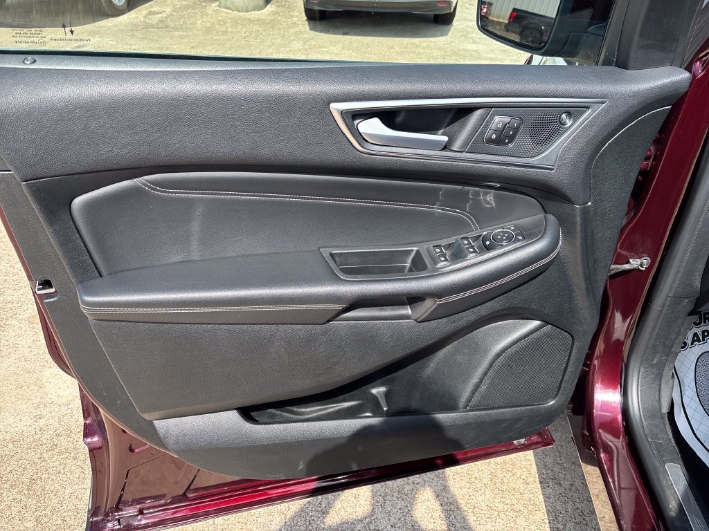 Certified 2024 Ford Edge Titanium AWD/4WD image 11