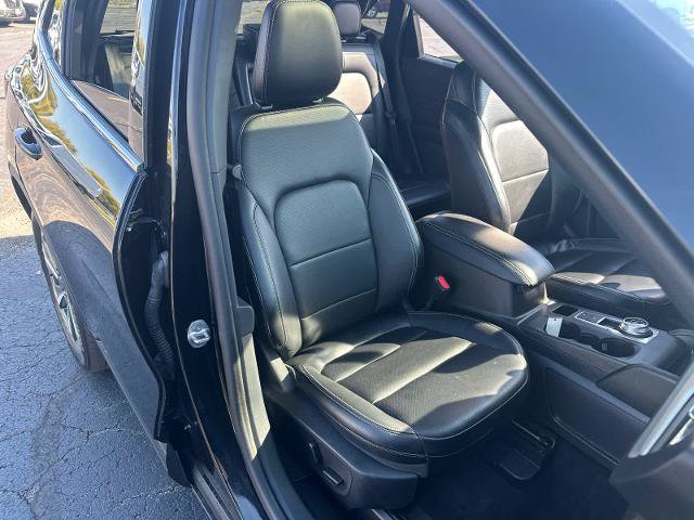 Certified 2025 Ford Escape Platinum AWD/4WD image 35