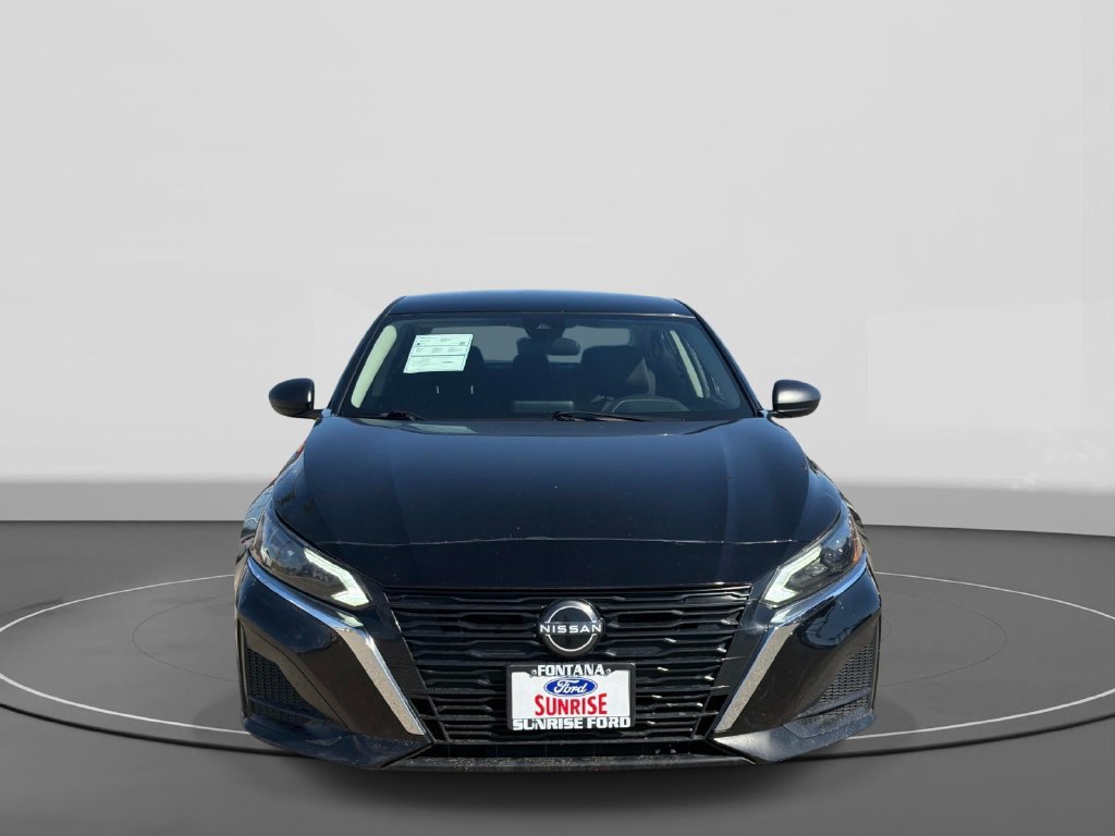 Used 2024 Nissan Altima 2.5 SV FWD image 3