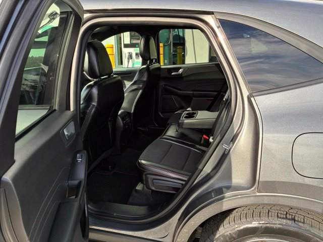 Certified 2023 Ford Escape ST-Line w/ Tech Pack #1 AWD/4WD image 15
