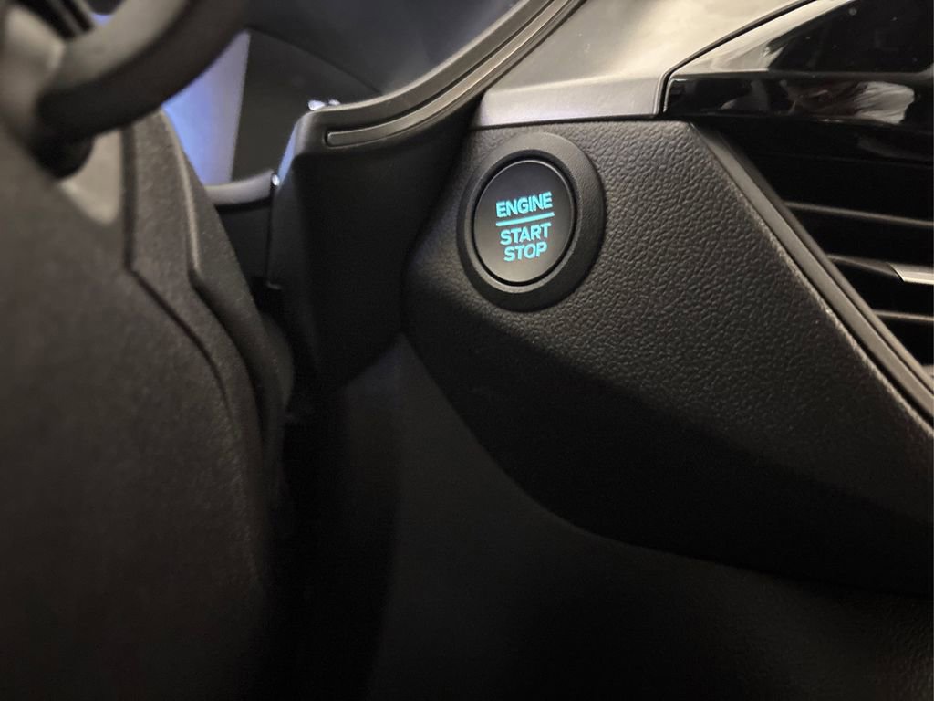 Certified 2025 Ford Escape Active image 33