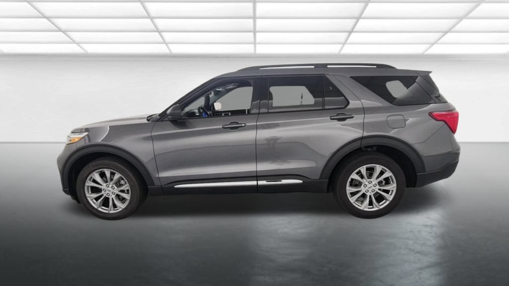 Certified 2024 Ford Explorer XLT w/ Equipment Group 202A AWD/4WD image 6