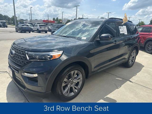 Certified 2023 Ford Explorer XLT w/ Equipment Group 202A RWD image 3
