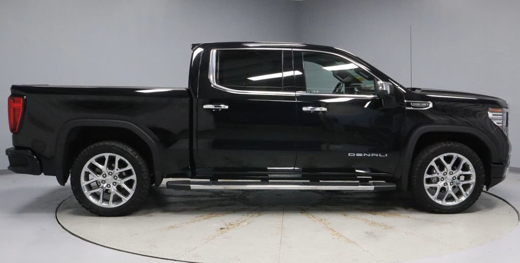 Used 2022 GMC Sierra 1500 Denali w/ Technology Package AWD/4WD image 12