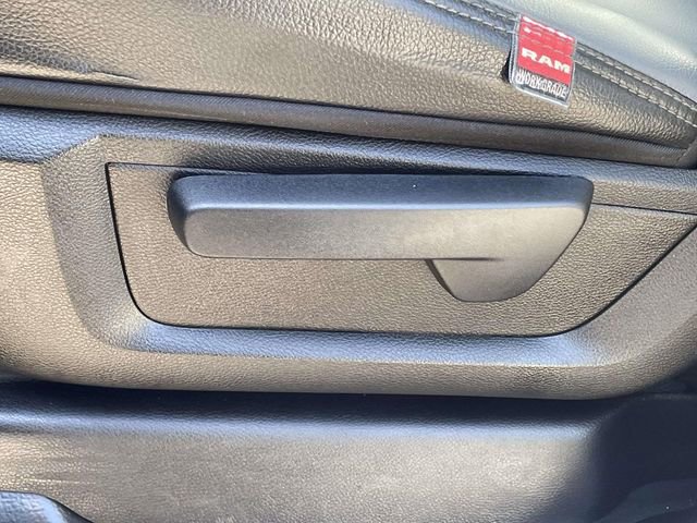 Used 2022 RAM 2500 Tradesman w/ Chrome Appearance Group AWD/4WD image 17