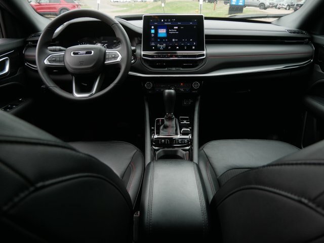 Used 2025 Jeep Compass Trailhawk AWD/4WD image 19