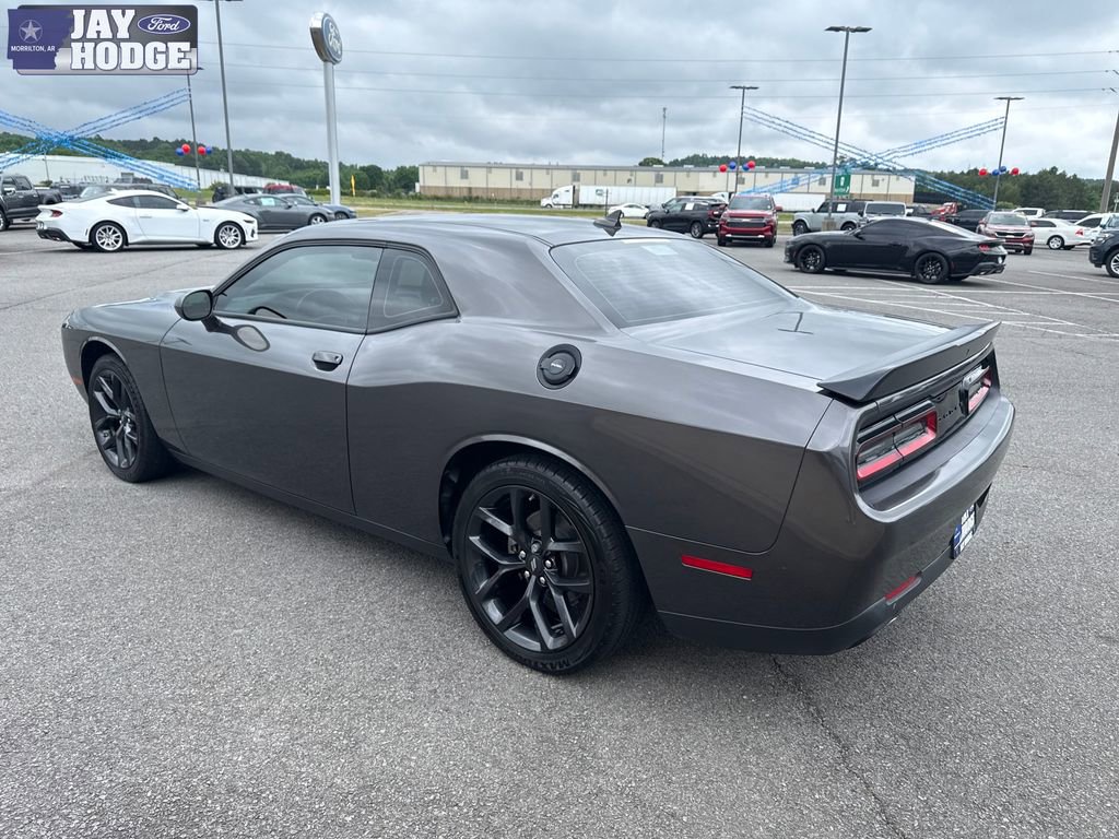 Used 2022 Dodge Challenger SXT w/ Blacktop Package RWD image 4