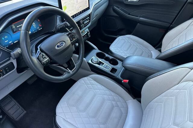Certified 2023 Ford Escape SE w/ PHEV Premium Package FWD image 10