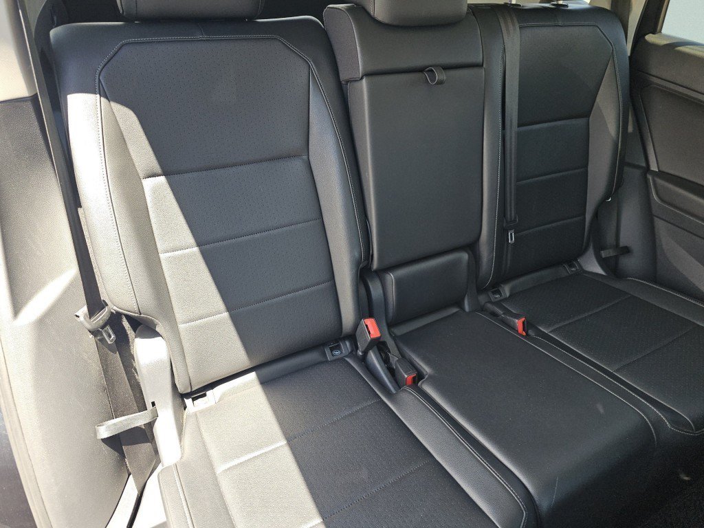 Used 2019 Volkswagen Tiguan SE w/ Panoramic Sunroof Package AWD/4WD image 26