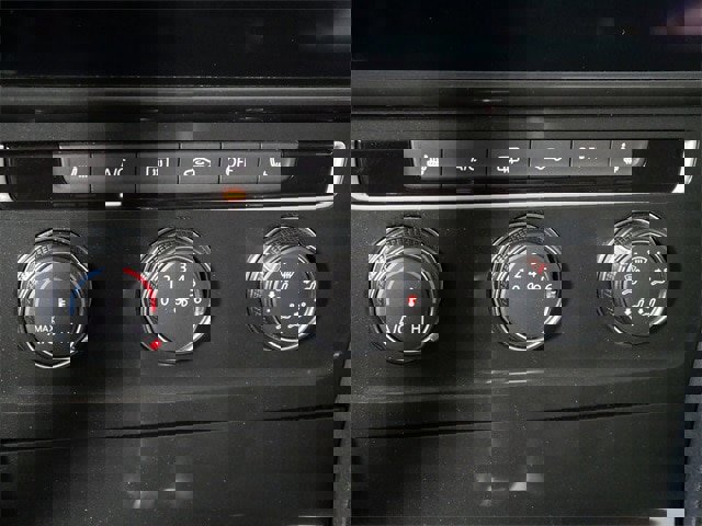 Used 2018 Volkswagen Golf SE image 23