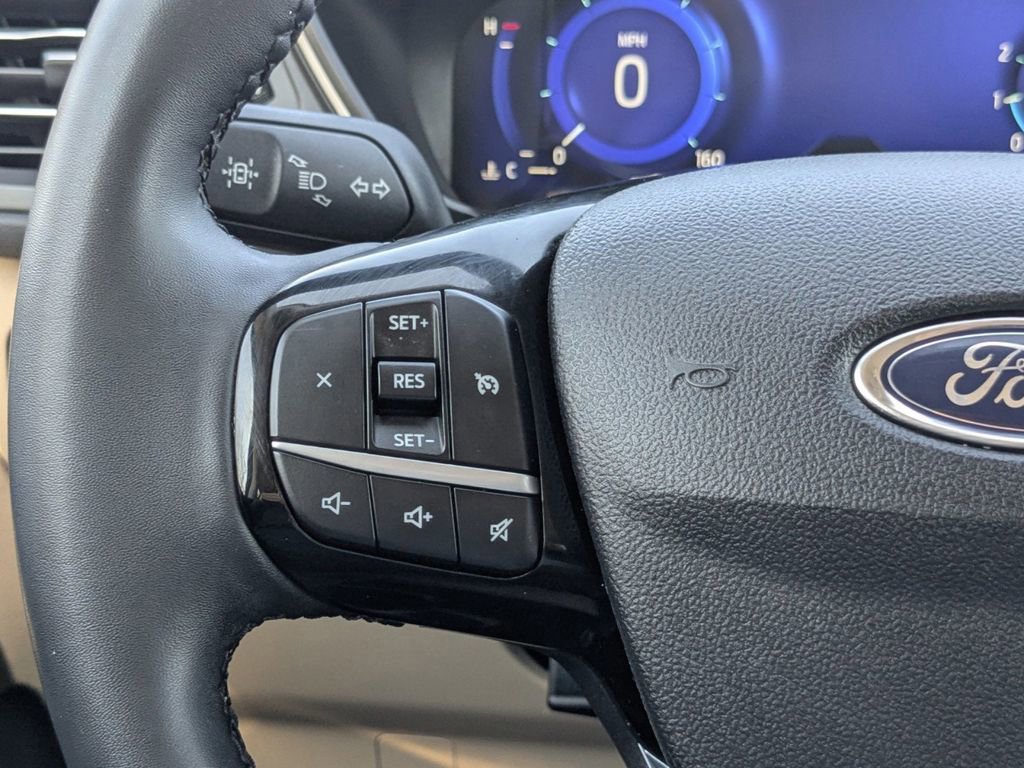 Certified 2022 Ford Escape SEL w/ Technology Package image 27