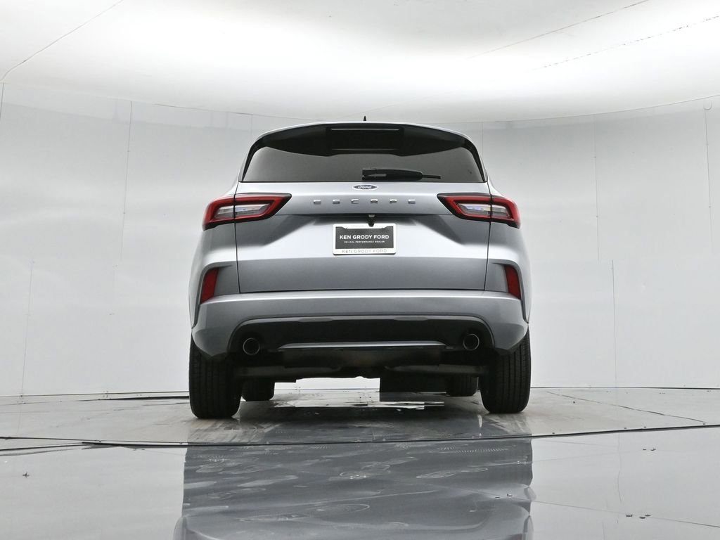 Certified 2024 Ford Escape ST-Line w/ Cold Weather Package image 15