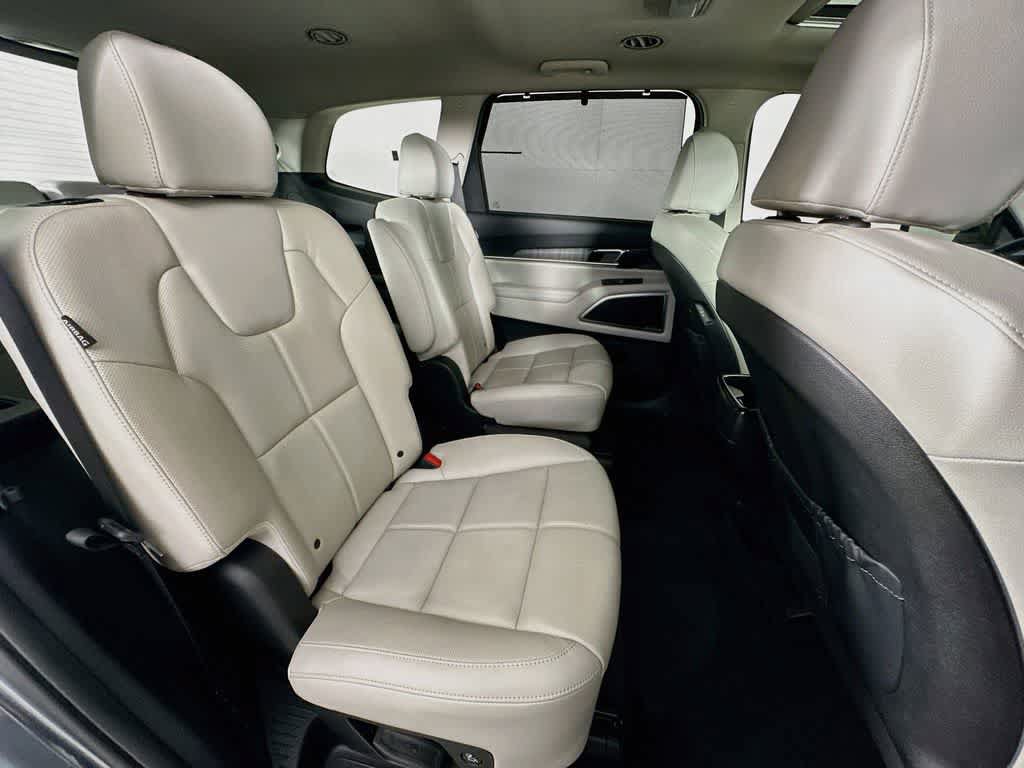 Used 2024 Kia Telluride EX w/ EX Captain's Chair Package FWD image 34