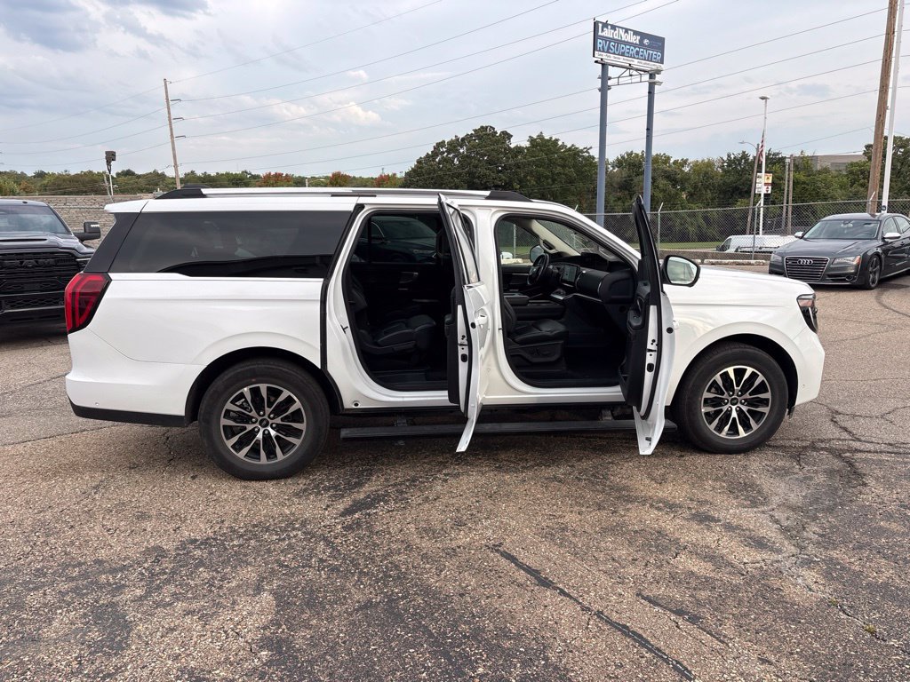 Certified 2025 Ford Expedition Max Platinum AWD/4WD image 8