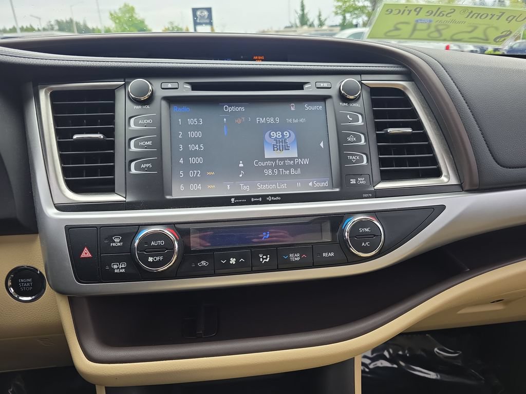 Used 2018 Toyota Highlander XLE w/ Carpet Mat Package (TMS) FWD image 27