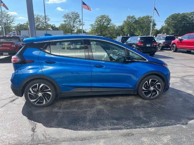 Used 2022 Chevrolet Bolt LT w/ Infotainment Package FWD image 7