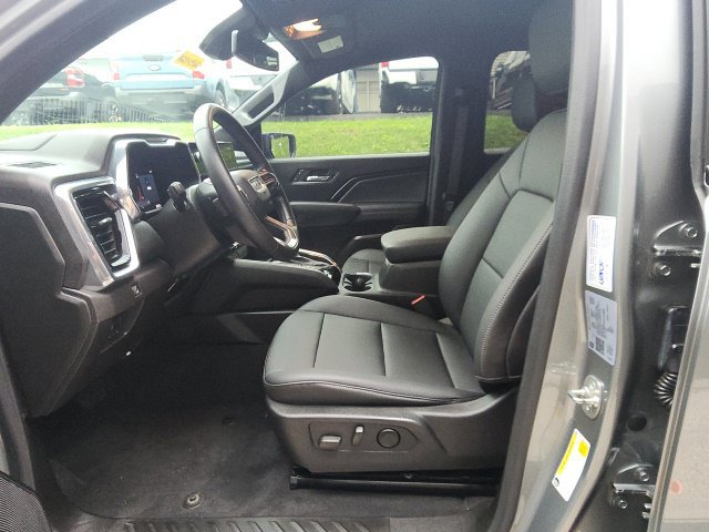 Used 2024 GMC Canyon Elevation w/ Elevation Premium Package RWD image 9