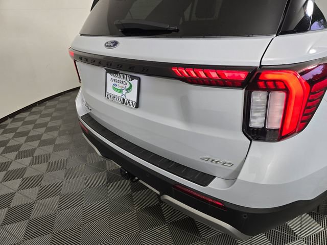 Certified 2025 Ford Explorer Platinum w/ LUX Leather Package AWD/4WD image 15