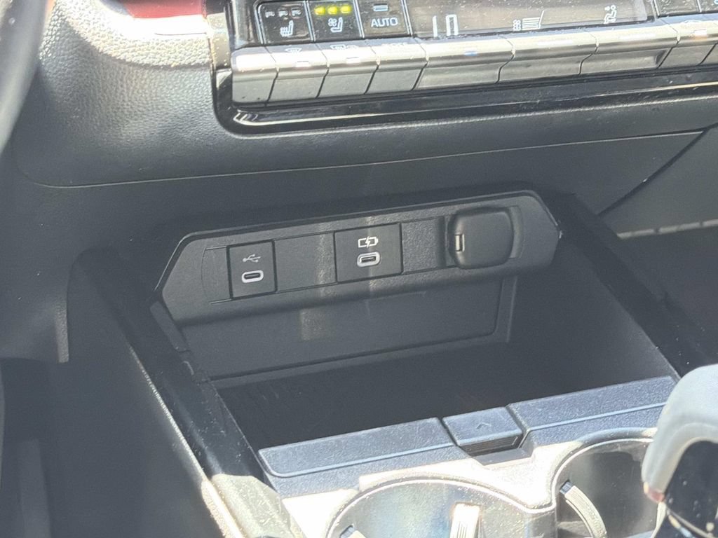Used 2024 Toyota Prius Prime Premium FWD image 16