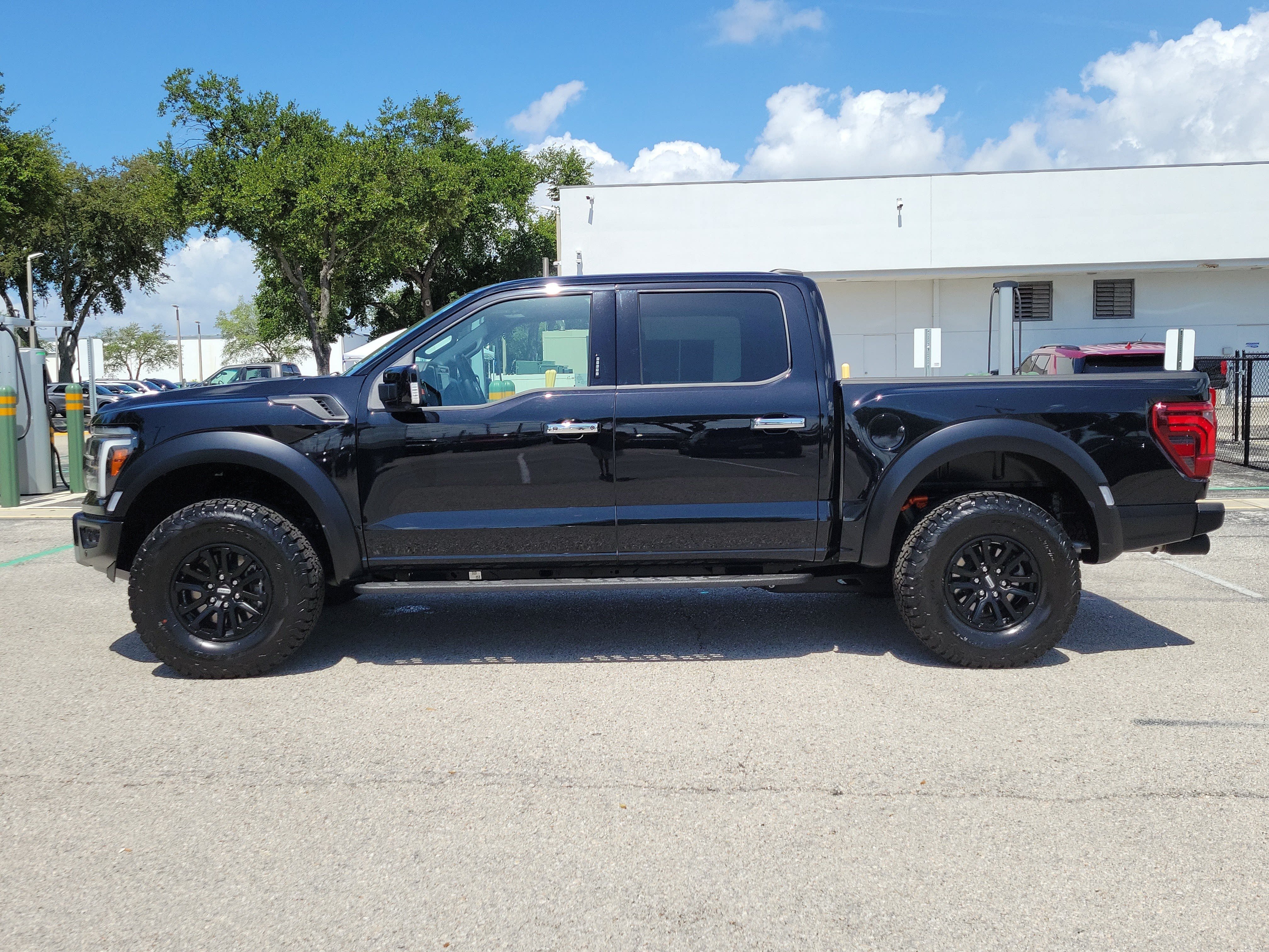 Certified 2024 Ford F150 Raptor AWD/4WD image 6