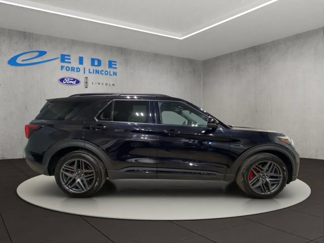 Certified 2025 Ford Explorer ST AWD/4WD image 7