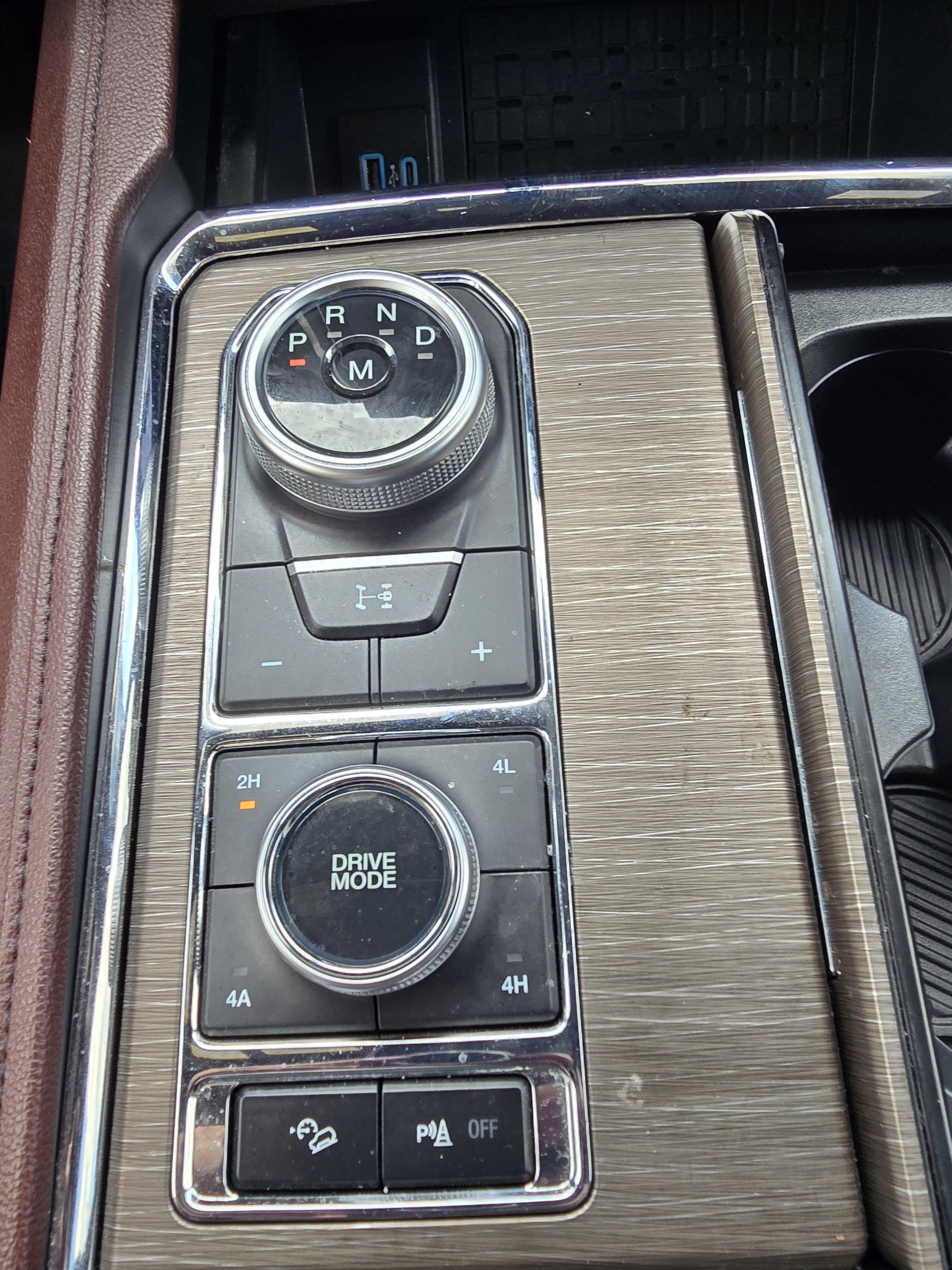 Certified 2024 Ford Expedition Limited w/ Excursion Package AWD/4WD image 23