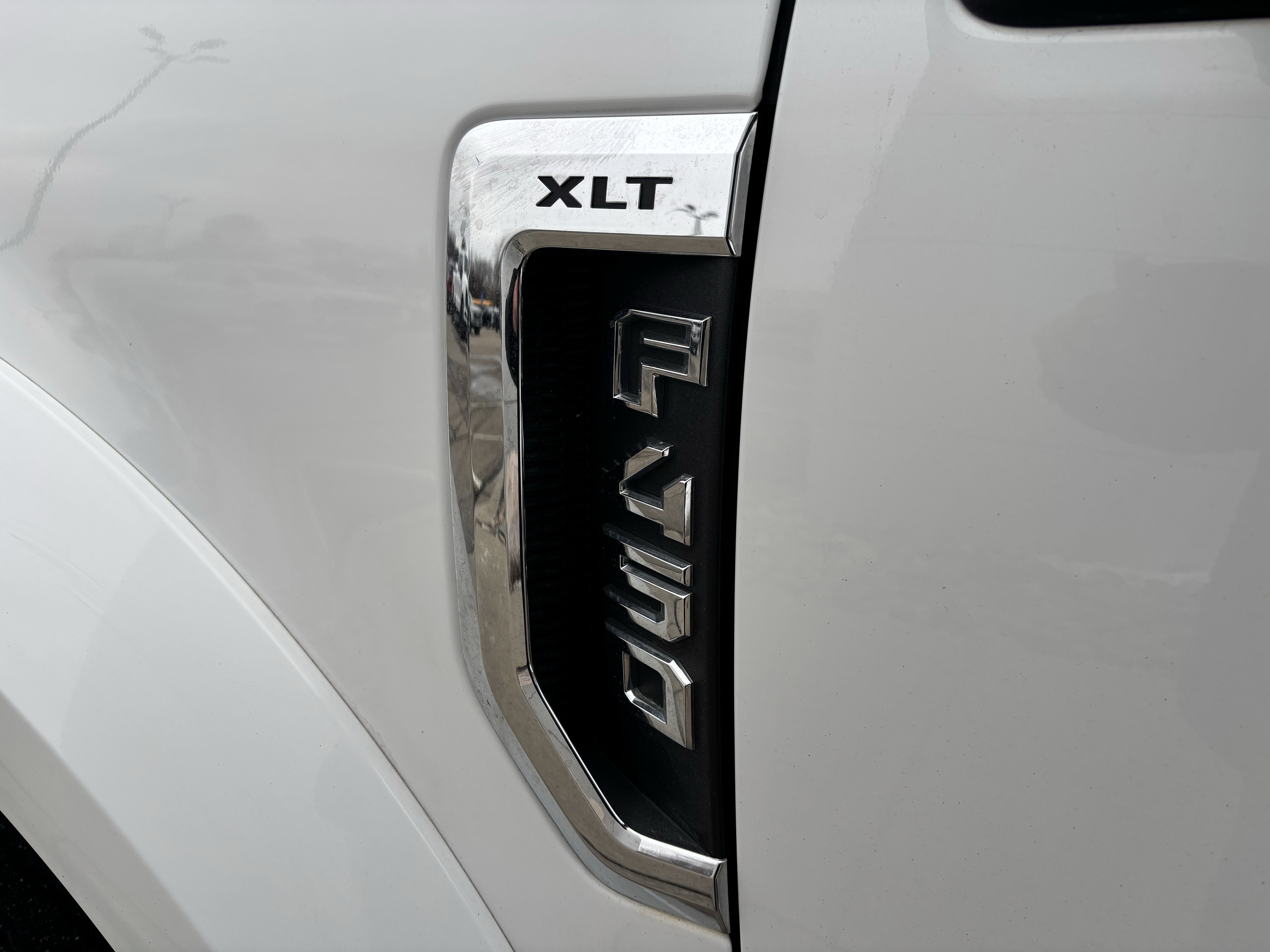 Certified 2019 Ford F450 XLT w/ XLT Premium Package image 10