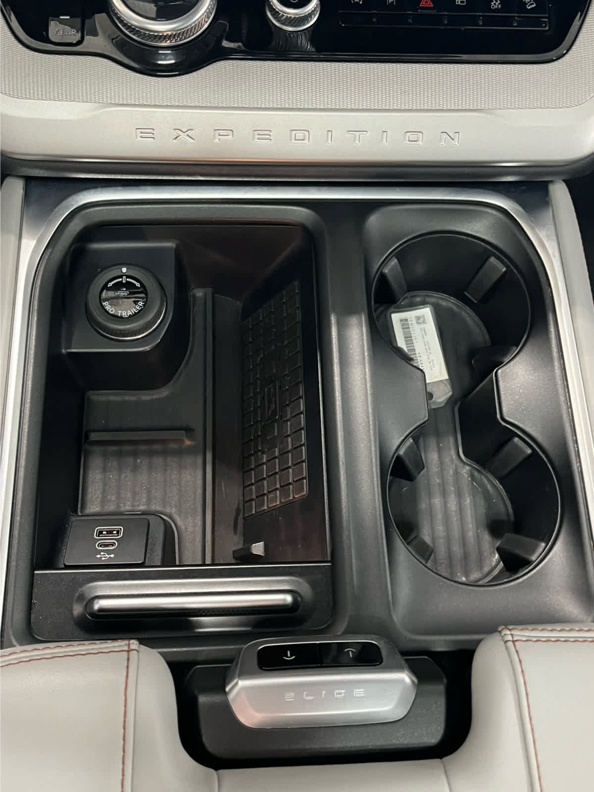 Certified 2025 Ford Expedition Active AWD/4WD image 31