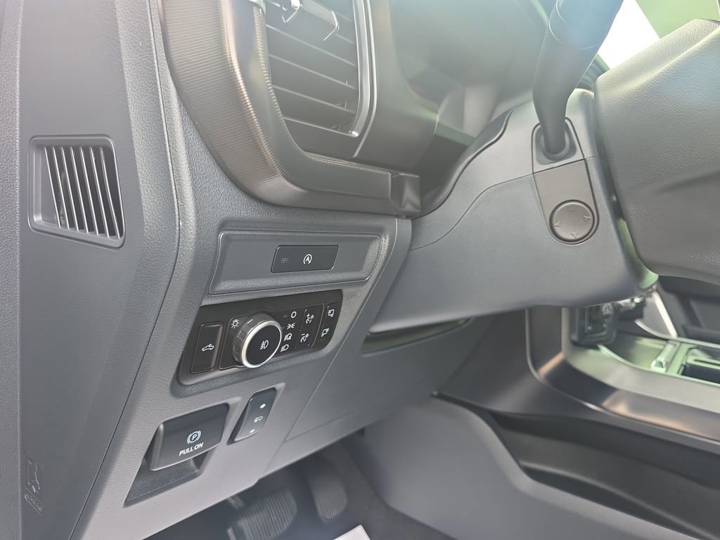 Certified 2025 Ford F150 Platinum w/ Equipment Group 702A High AWD/4WD image 28