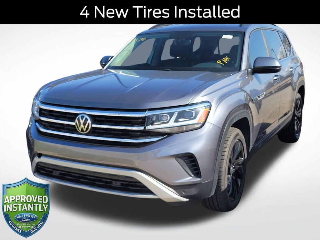 Used 2022 Volkswagen Atlas SE w/ Black Wheel Package