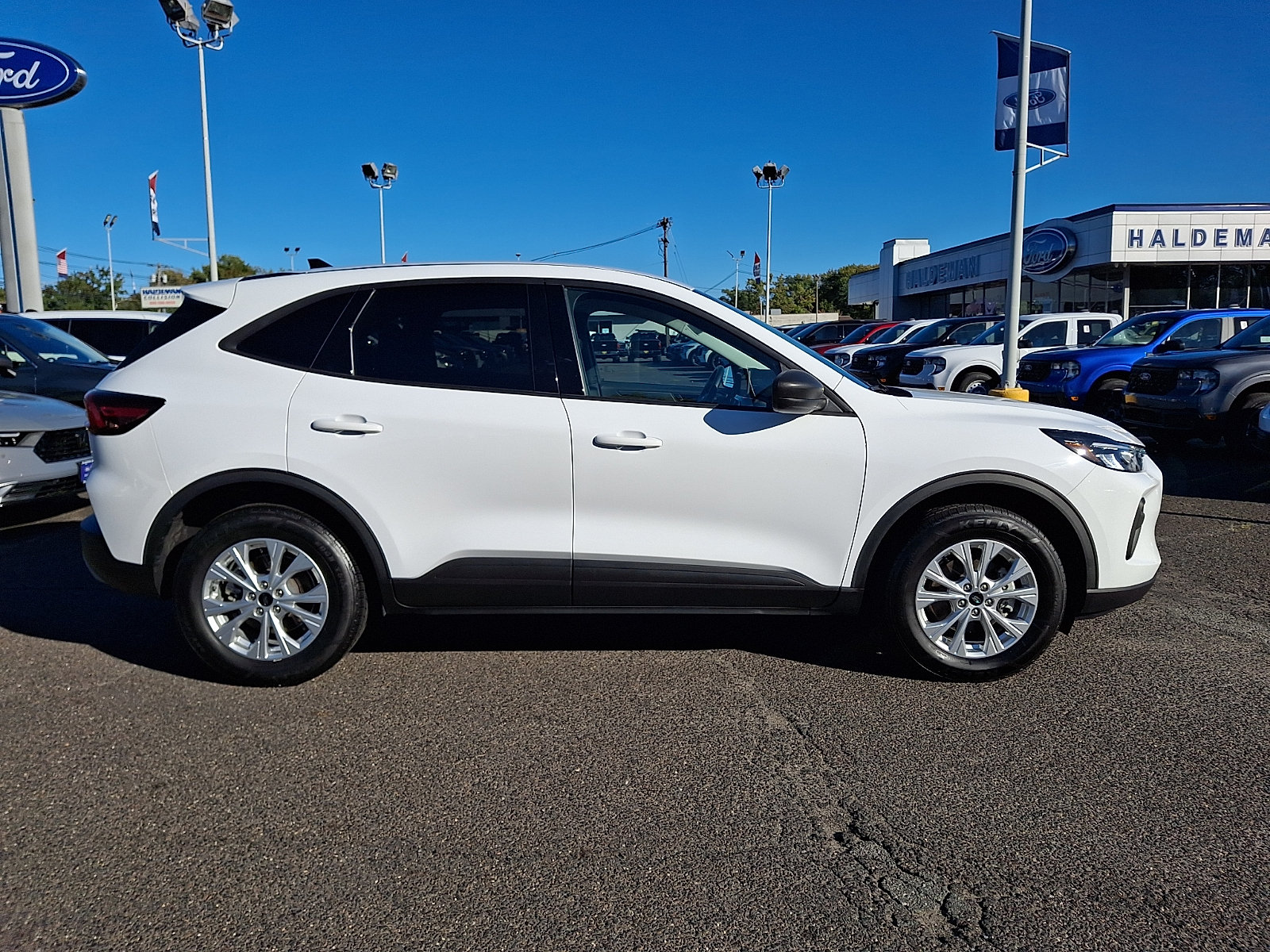 Certified 2025 Ford Escape Active AWD/4WD image 7