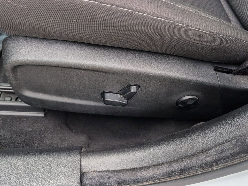 Used 2020 Dodge Charger SXT w/ Blacktop Package image 9