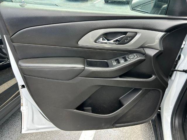 Used 2021 Chevrolet Traverse LS FWD image 15
