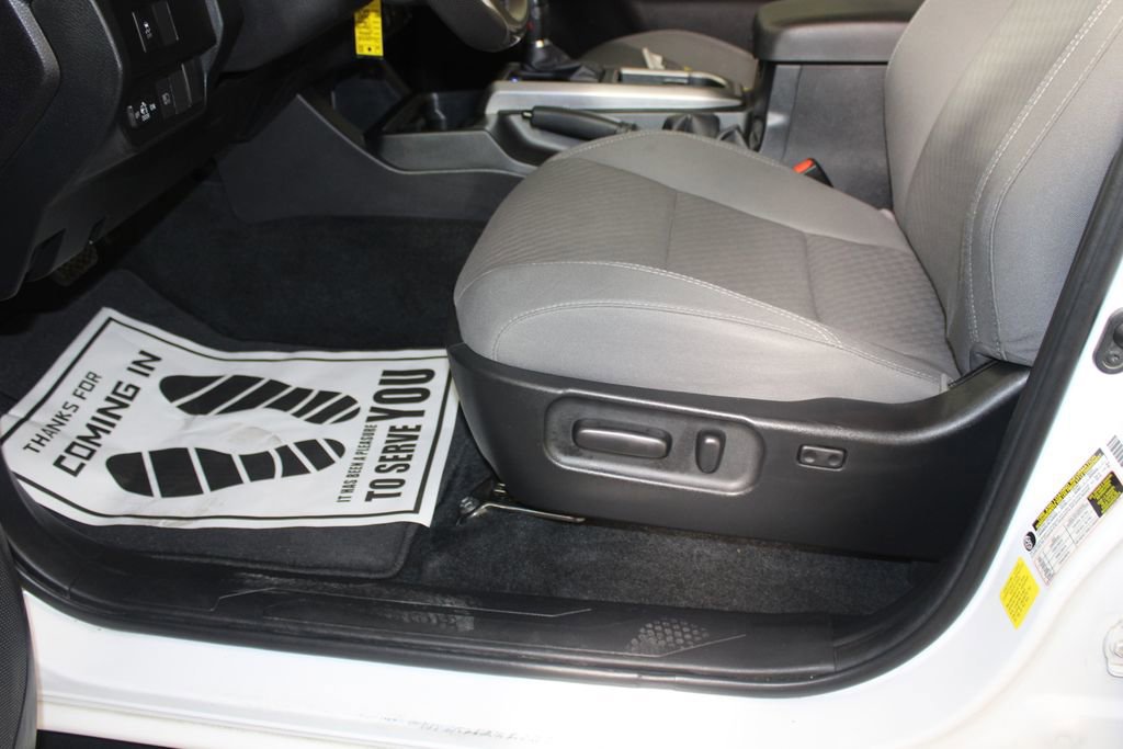 Used 2022 Toyota Tacoma SR5 image 9