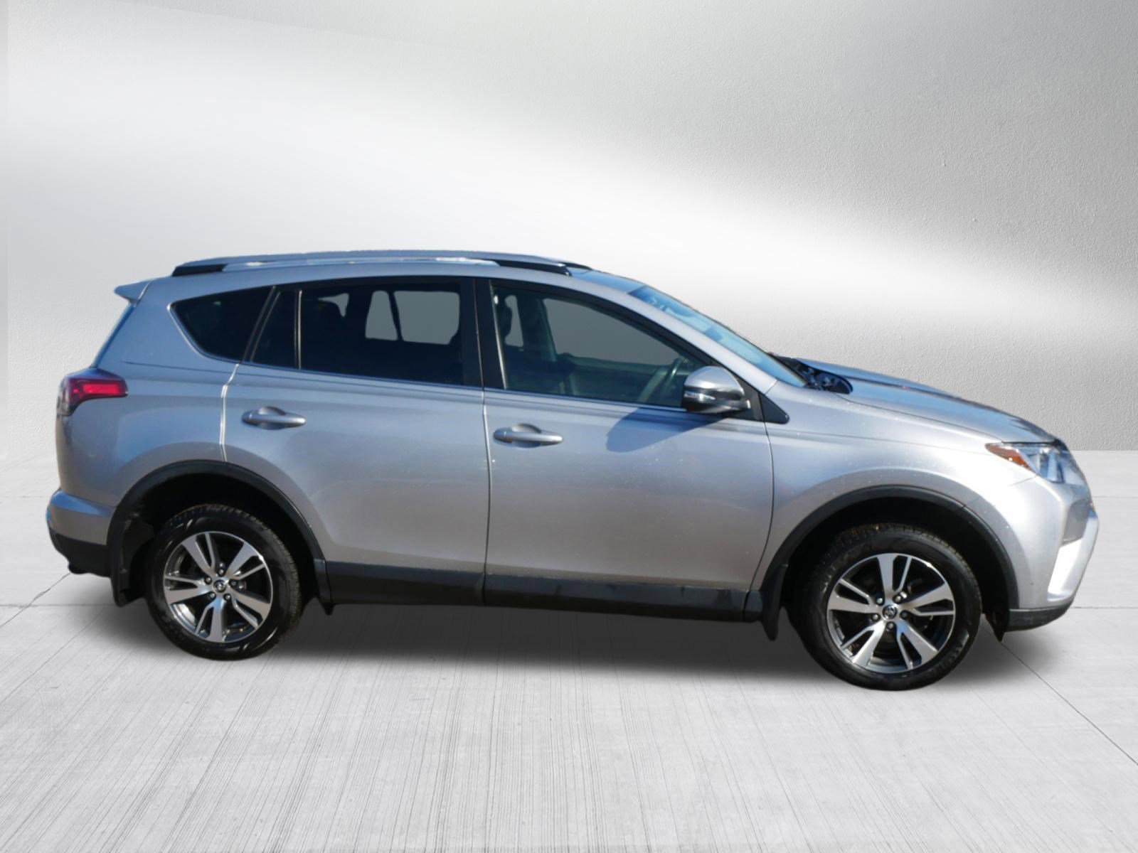 Used 2018 Toyota RAV4 XLE image 6