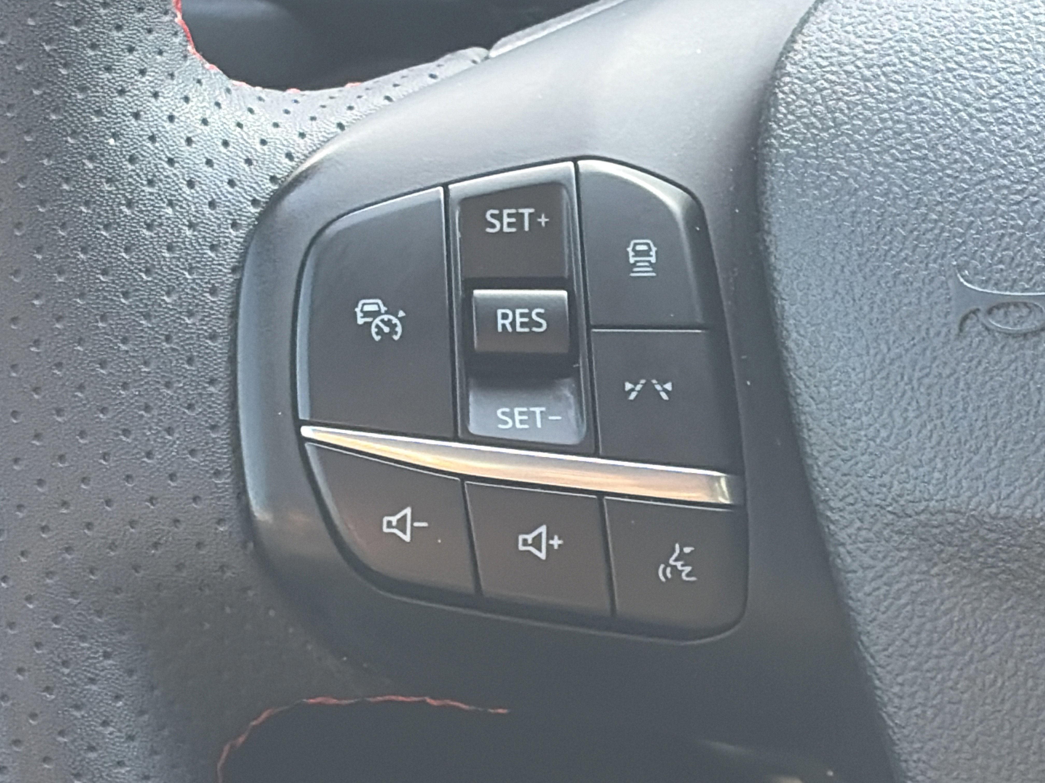 Certified 2023 Ford Escape ST-Line Select w/ Tech Pack #2 image 17