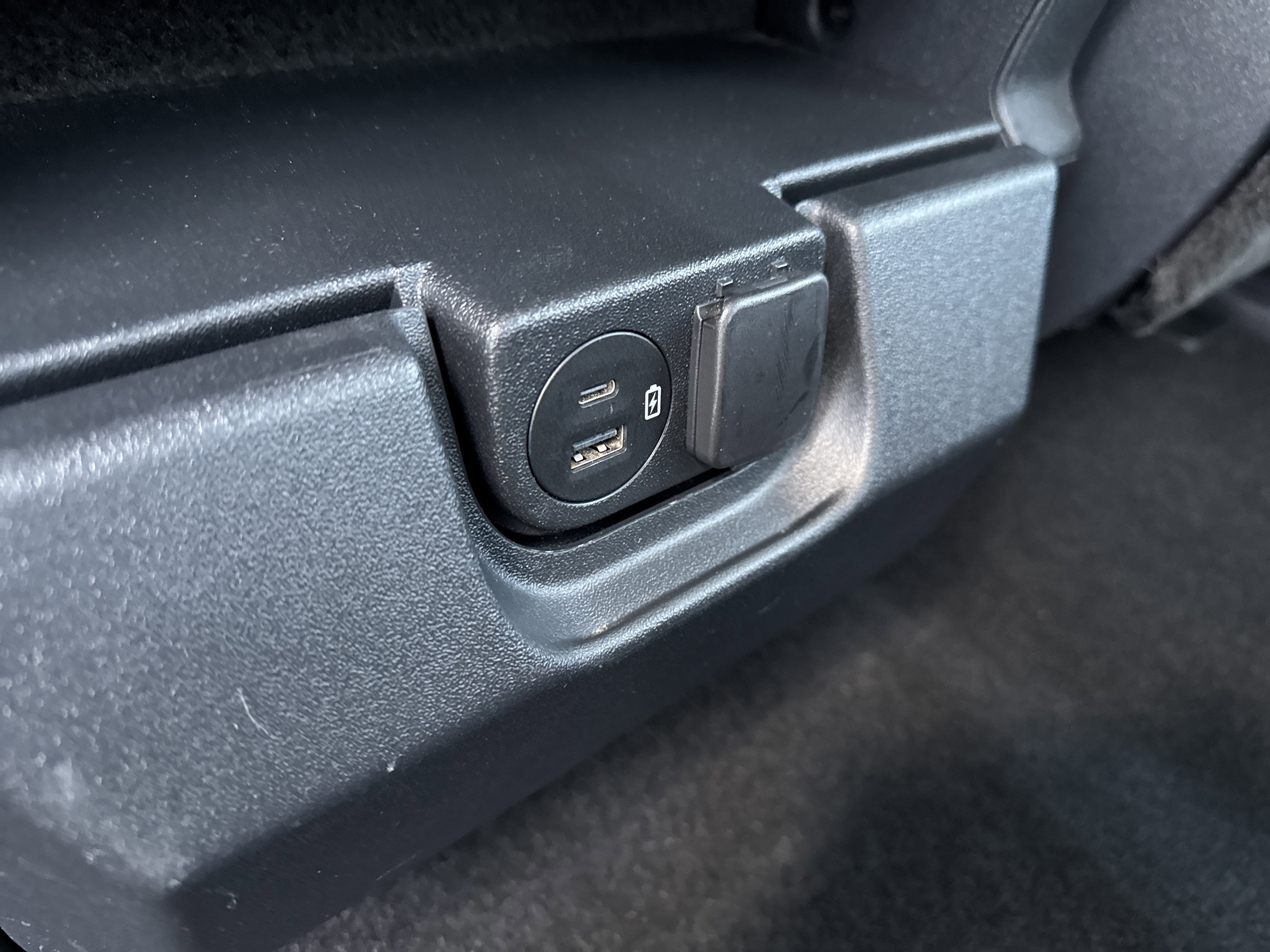 Certified 2022 Ford F150 XLT w/ Equipment Group 302A High image 21