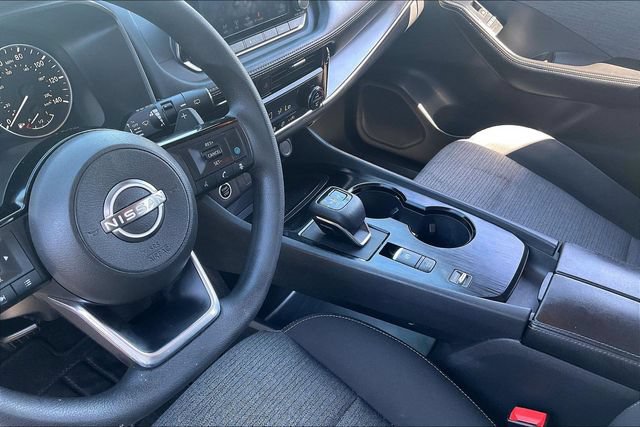 Used 2023 Nissan Rogue SV FWD image 15