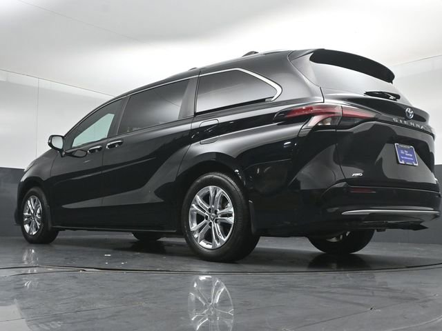 Used 2024 Toyota Sienna Platinum AWD/4WD image 41