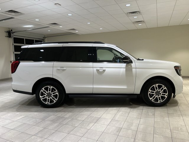 Certified 2025 Ford Expedition Active AWD/4WD image 6