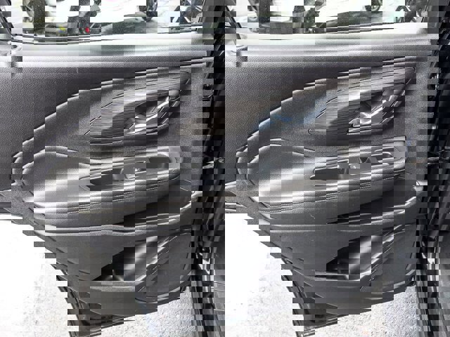 Used 2021 GMC Terrain SLT w/ Infotainment Package II image 28