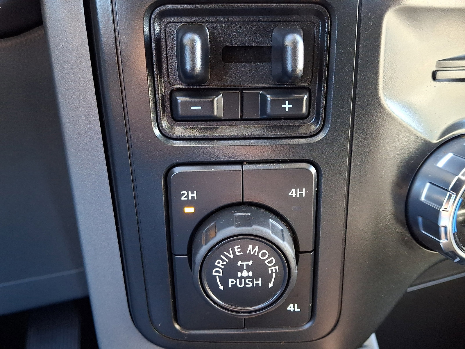 Certified 2022 Ford F150 XLT w/ Equipment Group 302A High image 25