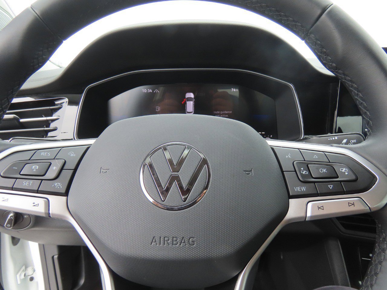 Used 2025 Volkswagen Jetta SE FWD image 27