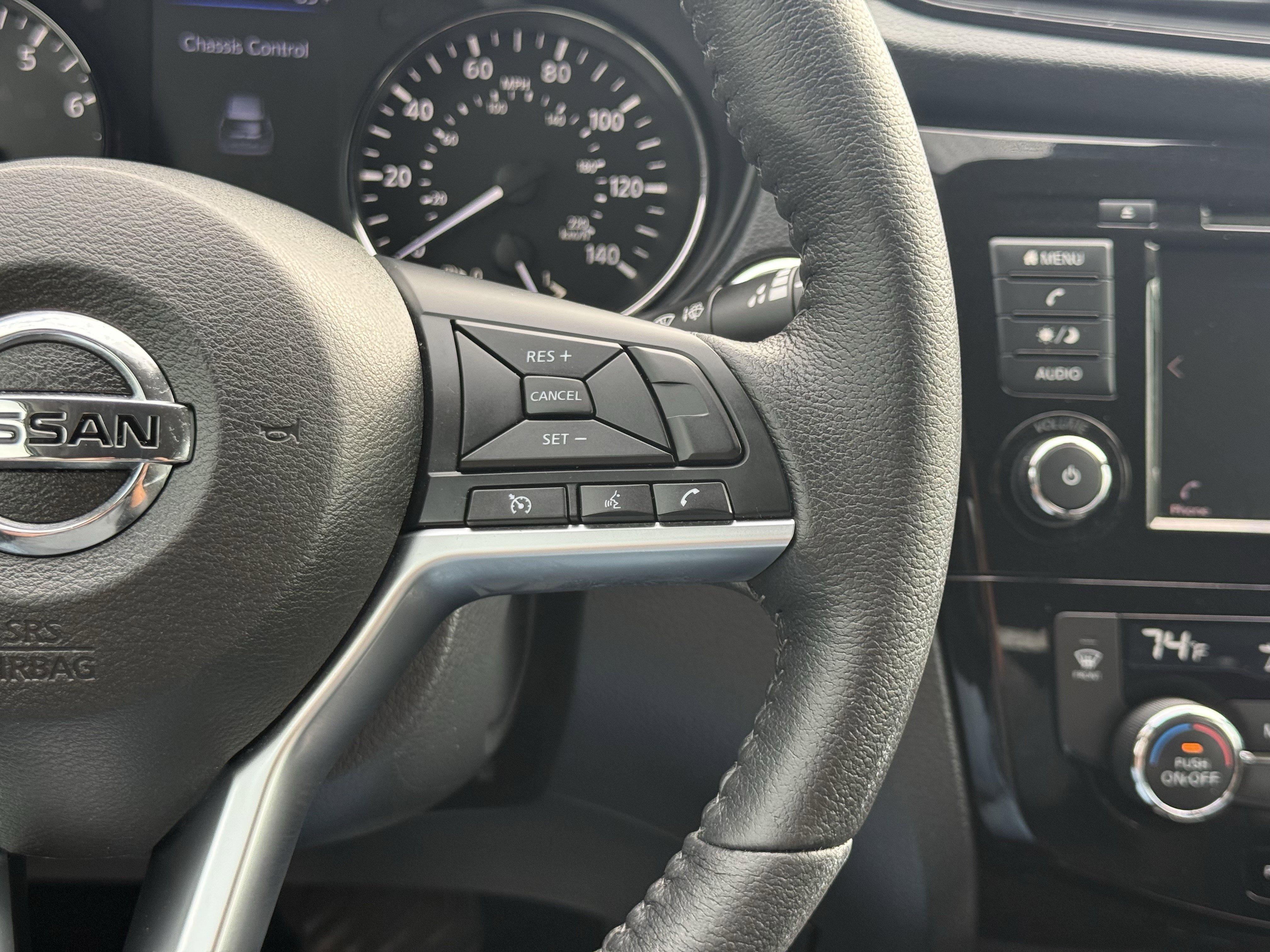 Used 2020 Nissan Rogue SV image 25