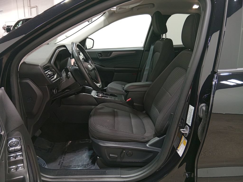 Certified 2024 Ford Escape Active AWD/4WD image 16