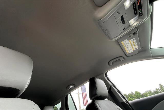 Used 2022 GMC Terrain SLT w/ Infotainment Package II image 25