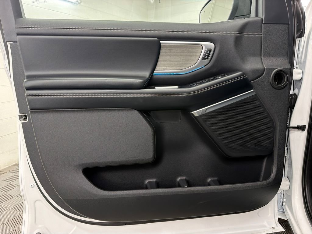 Certified 2025 Ford Expedition Max Platinum AWD/4WD image 17