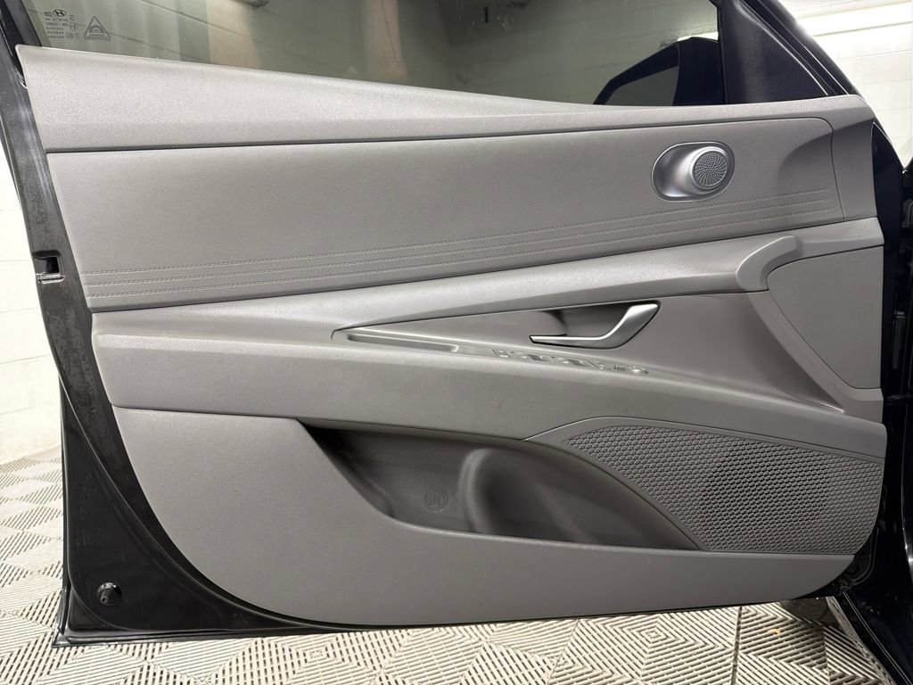 Used 2024 Hyundai Elantra SEL image 16