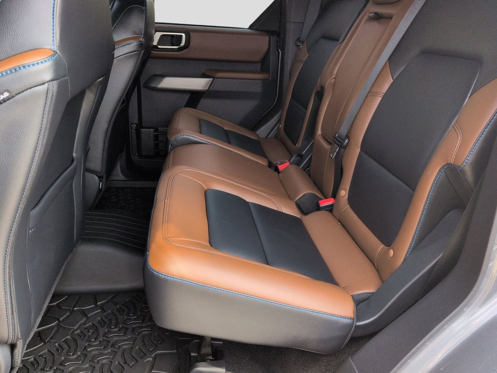 Certified 2023 Ford Bronco Outer Banks w/ Sasquatch Package image 24